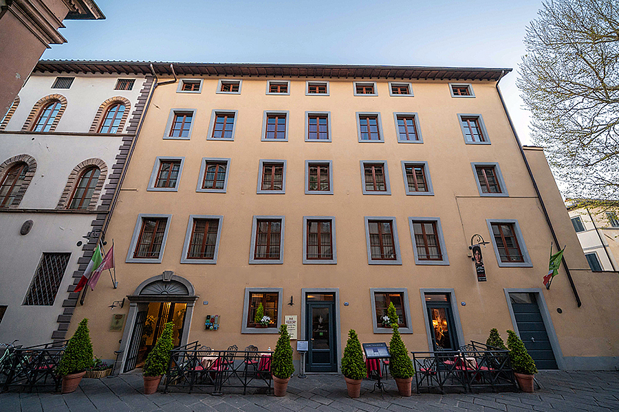lucca wheelchair accessible hotel