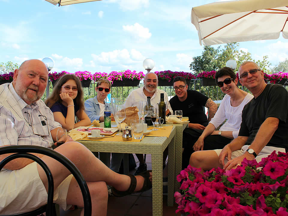 Tuscany wheelchair accessible holiday Val D'Orcia experience customer feedback